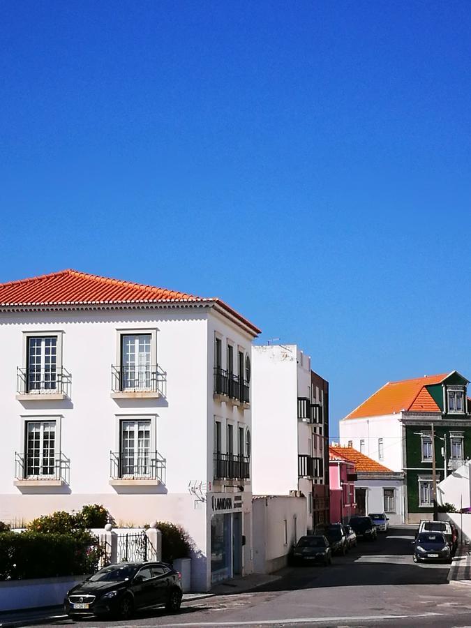 Peniche'S Blue & White Apartment Bagian luar foto