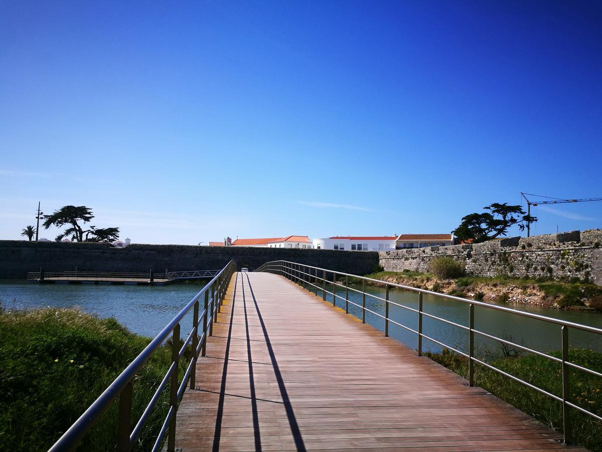 Peniche'S Blue & White Apartment Bagian luar foto