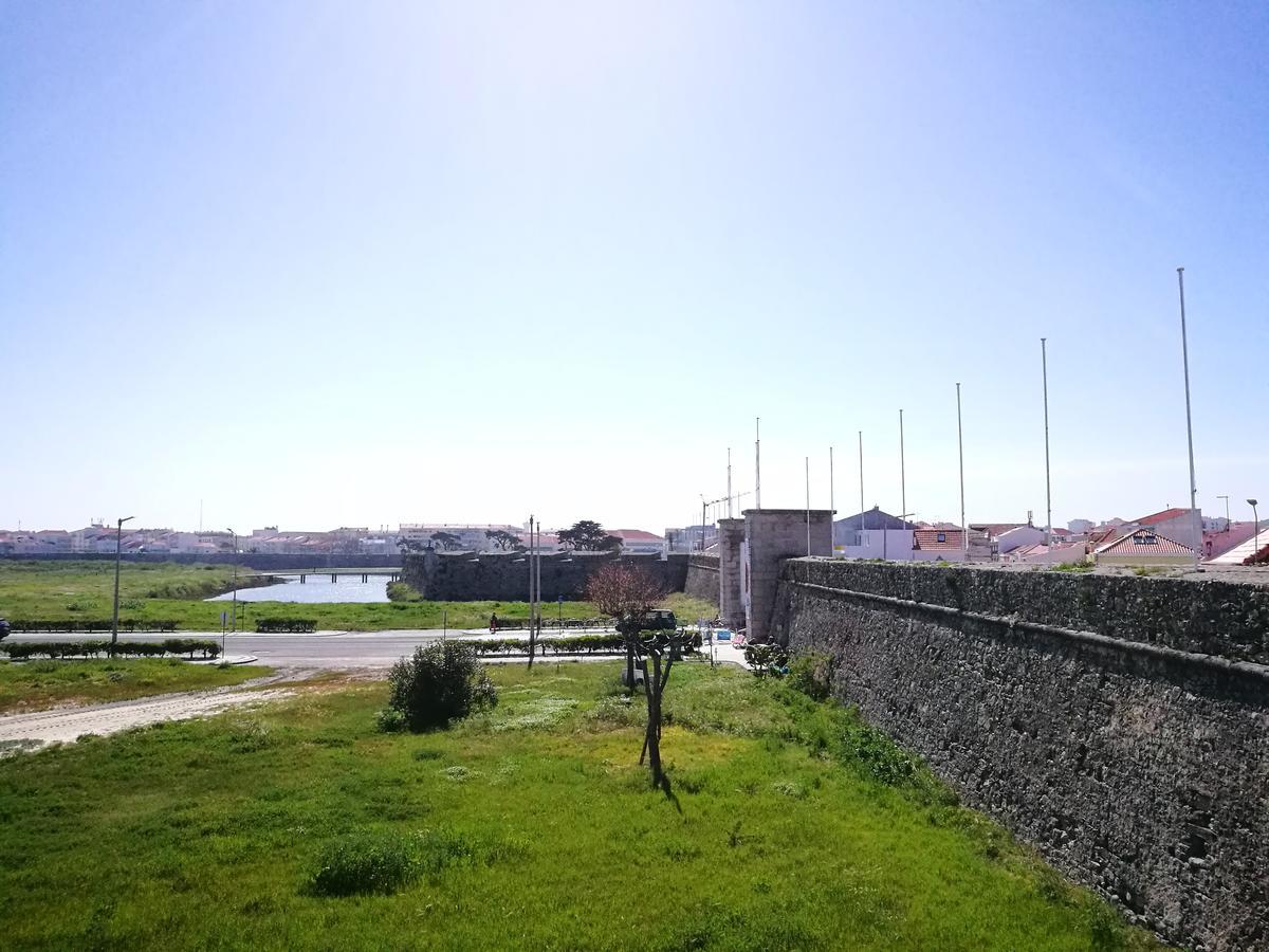 Peniche'S Blue & White Apartment Bagian luar foto